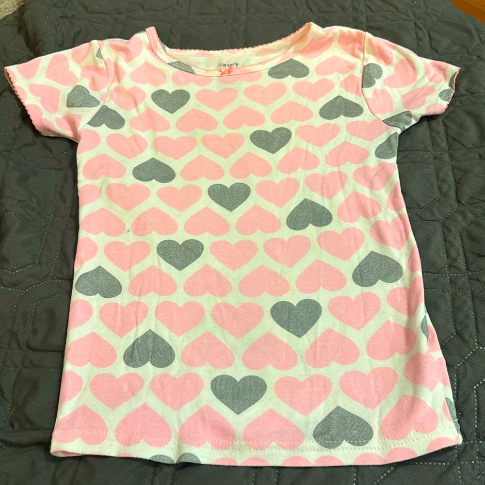Girls Carter’s short sleeve top with pink/gray heart print size 8